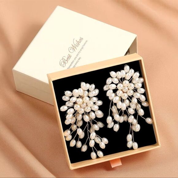 Pearl and Gold Earrings - Picture 5 of 9